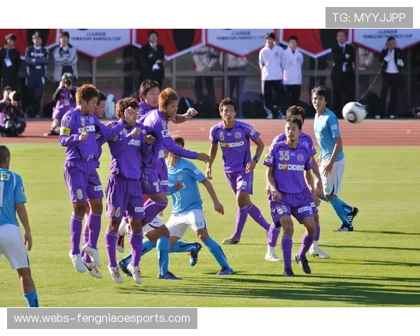 亚冠：中村草太传中助加藤陆次树扳平，广岛客场拿分