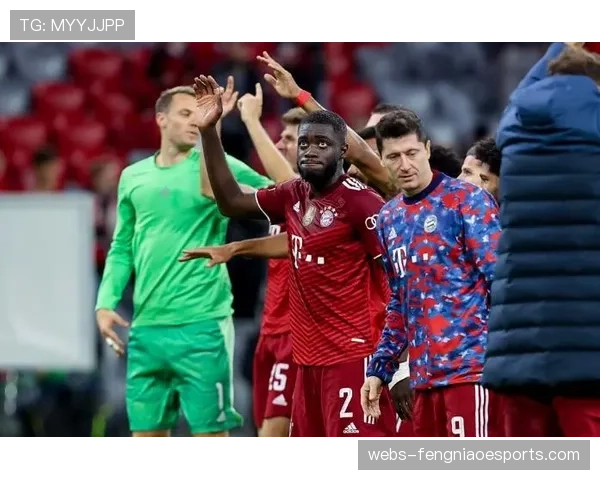 “拜仁训练课重点演练边路传中,格纳布里恢复合练有望复出” “拜仁训练课重点演练边路传中,格纳布里恢复合练有望复出”